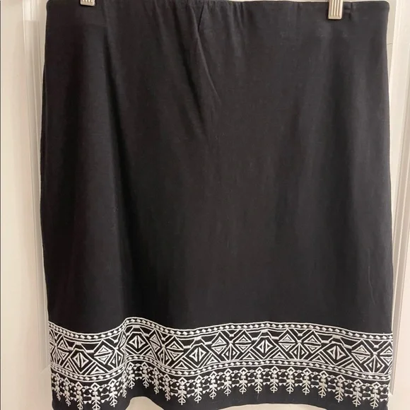 Talbots Embroidered Skirt - Picture 2 of 5